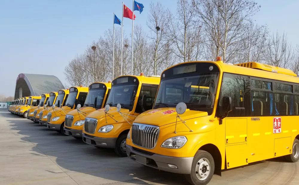 搭載濰柴WP4.1N發動機校車陸續交付，濰柴校車動力為復學做好準備!