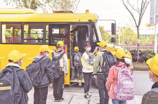 不一樣的開(kāi)學(xué)季，更安心的上學(xué)路！長(zhǎng)鼻子校車(chē)為學(xué)生安全復(fù)學(xué)加碼~