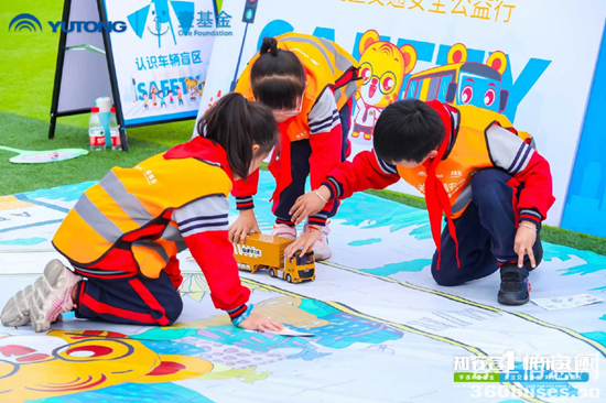 2021宇通&壹基金兒童交通安全公益行走進(jìn)安徽懷寧 圖片3.png