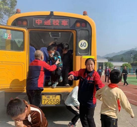 雙牌：開展校車應急演練確保師生乘車安全