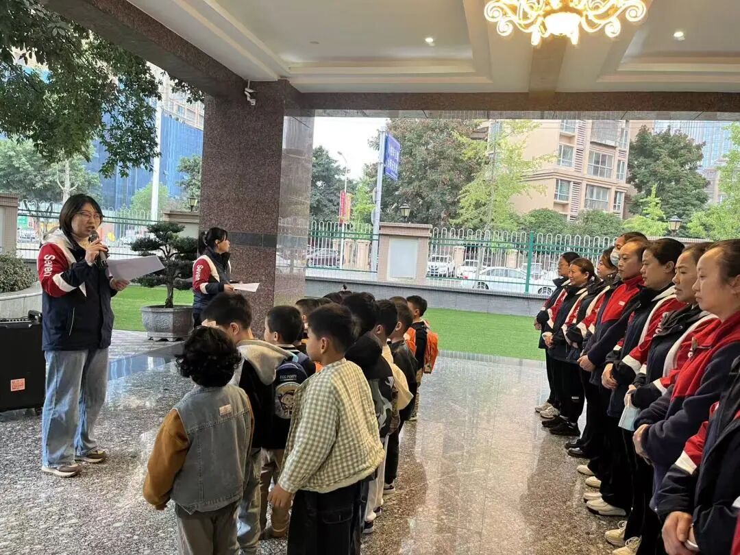 平安乘車 安全“童”行——射洪七幼校車安全應急演練 平安乘車 安全“童”行——射洪七幼校車安全應急演練