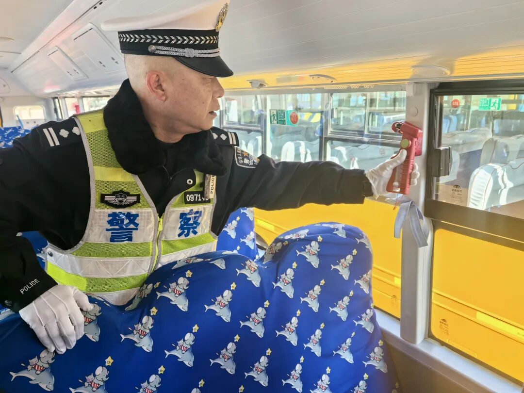 筑牢冬日安全線 校車體檢保平安 | 冬季行動