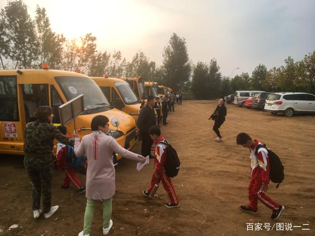 日照東港區(qū)整合校車資源 校車“私有”變“公有”