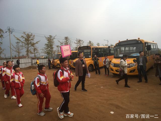 日照東港區(qū)整合校車資源 校車“私有”變“公有”