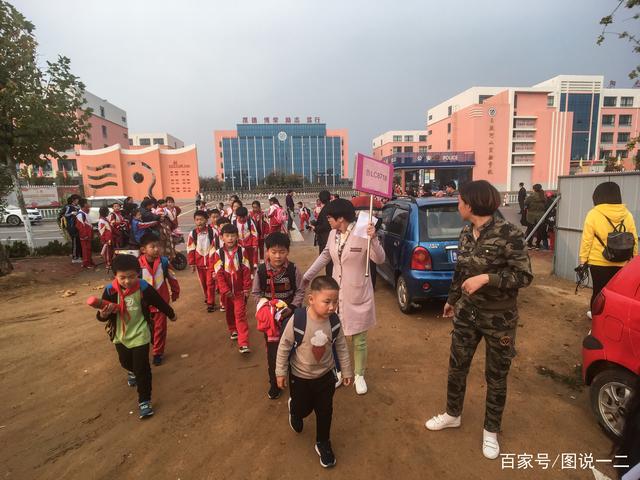 日照東港區(qū)整合校車資源 校車“私有”變“公有”