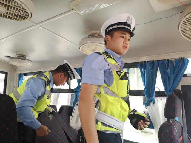 思南縣部門聯(lián)動(dòng)開展校車運(yùn)營(yíng)專項(xiàng)整治行動(dòng)