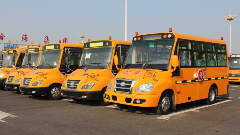 國內幼兒園校車運營 存在兩大方面問題
