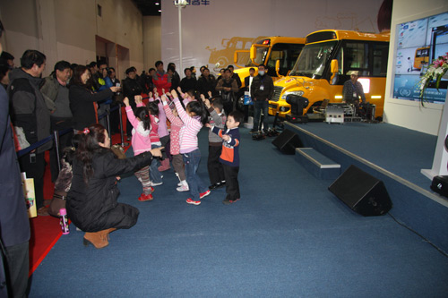 宇通校車閃耀亮相北京校車展/ 宇通校車閃耀亮相北京校車展